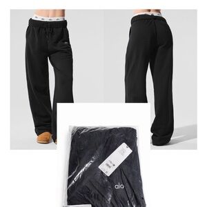 ALO Yoga Accolade Straight Leg Sweatpant – Black – Size Large